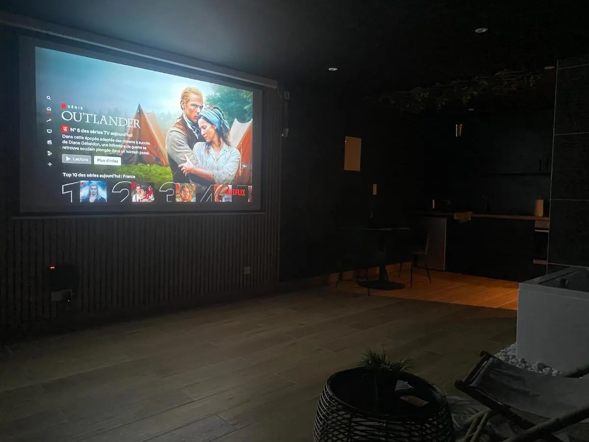 Lägenhet Junglia Suite - Spa & Cine Bourg-en-Bresse Frankrike