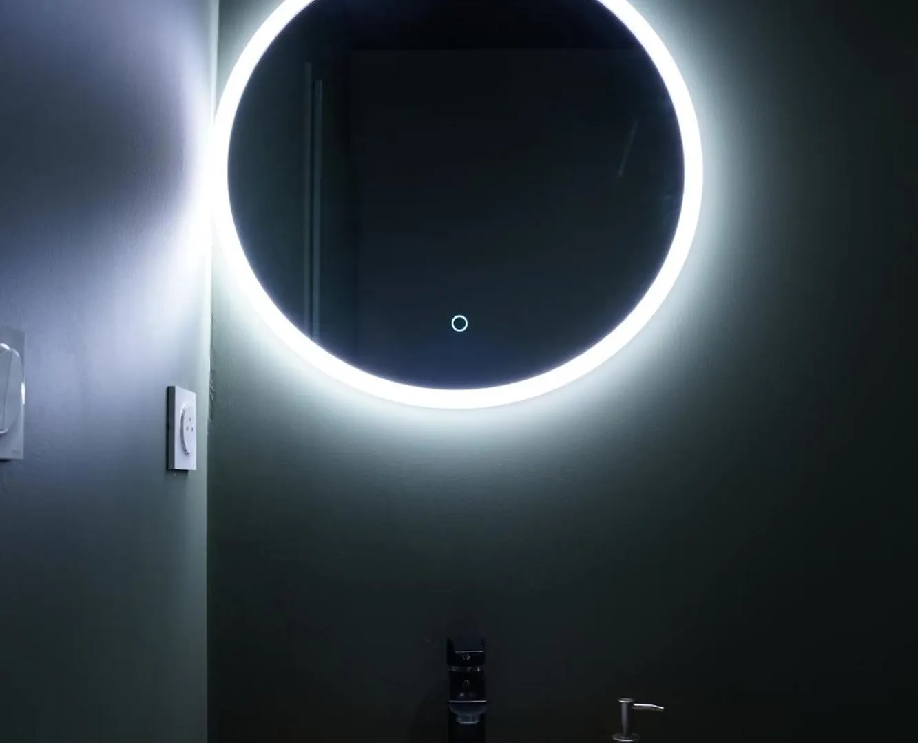 Junglia Suite - Spa & Cine Bourg-en-Bresse Lägenhet