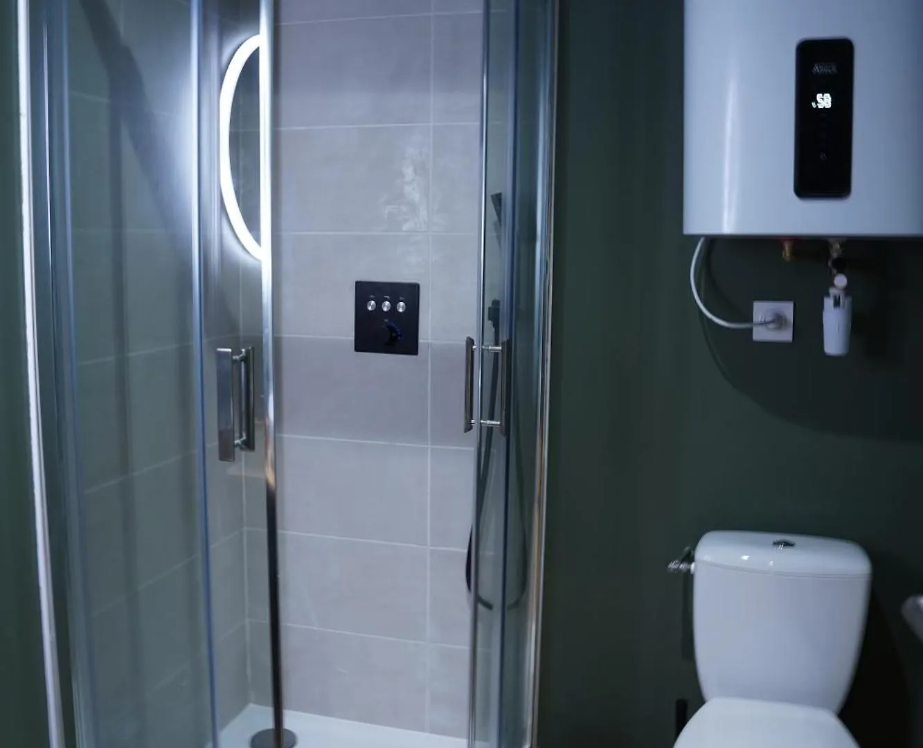 Junglia Suite - Spa & Cine Bourg-en-Bresse Lägenhet